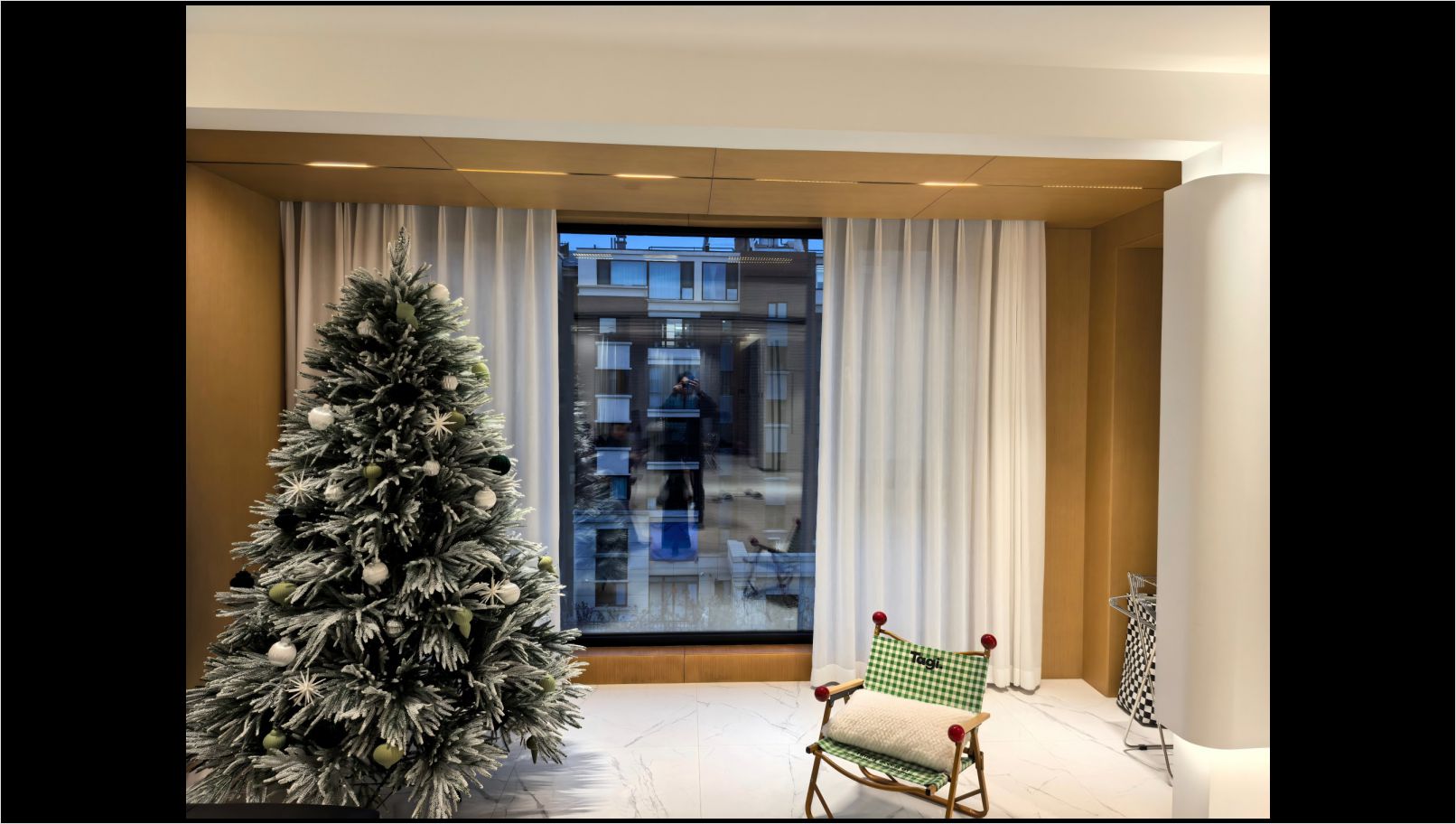 357751390f1760623219d3444d093b4(1)